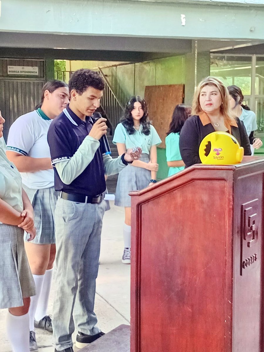 CobaesZonaO2's tweet photo. #45AniversarioCOBAES | Con la participación de la comunidad educativa, este lunes se realizaron los Honores a la Bandera en los planteles de @CobaesZonaO2, encabezados por personal directivo, fortaleciendo los valores cívicos y el sentido de pertenencia institucional. https://t.co/6Po3aDFtUy