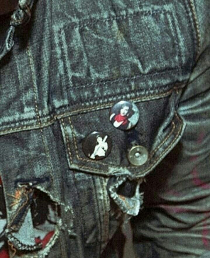 deathwishhx's tweet photo. SHE KEEPS PINS OF HER WIFE ON HER JACKET https://t.co/KNQ8uacHFM
