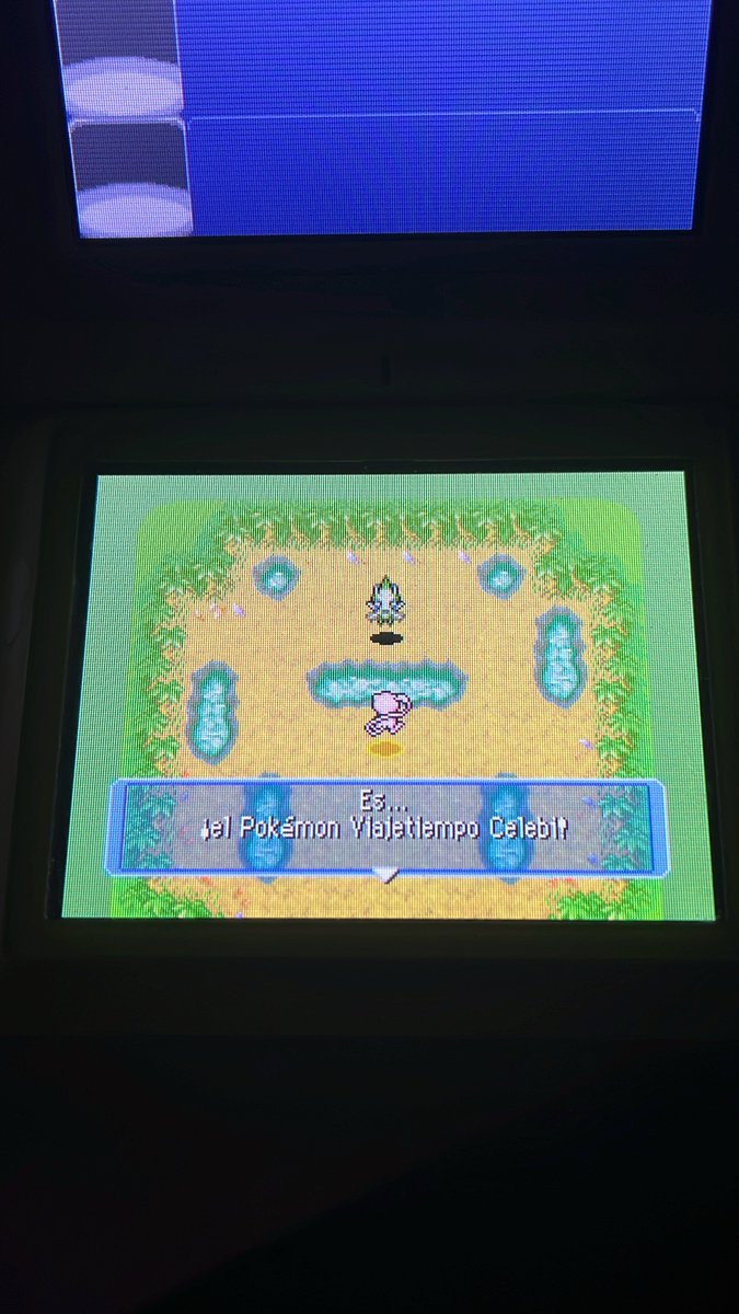 party3poison's tweet photo. después de muchos intentos durante mucho tiempo, celebi y yo somos amiguis :3 https://t.co/9zc7u98Xty