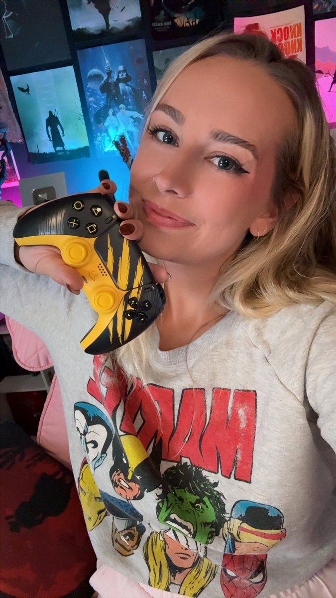 LiteWeightGames's tweet photo. My Wolverine @PlayStation controller finally came in!!! 

I’m ready to find new and creative ways to ‘eliminate’ my enemies with this bad boy 😈 https://t.co/tLJL79lp82
