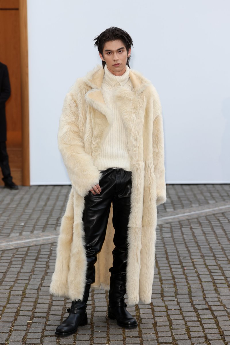 lavoirmagazine's tweet photo. Bright Vachirawit attends the Burberry Summer 2027 show at London Fashion Week. https://t.co/tTegtj9idE