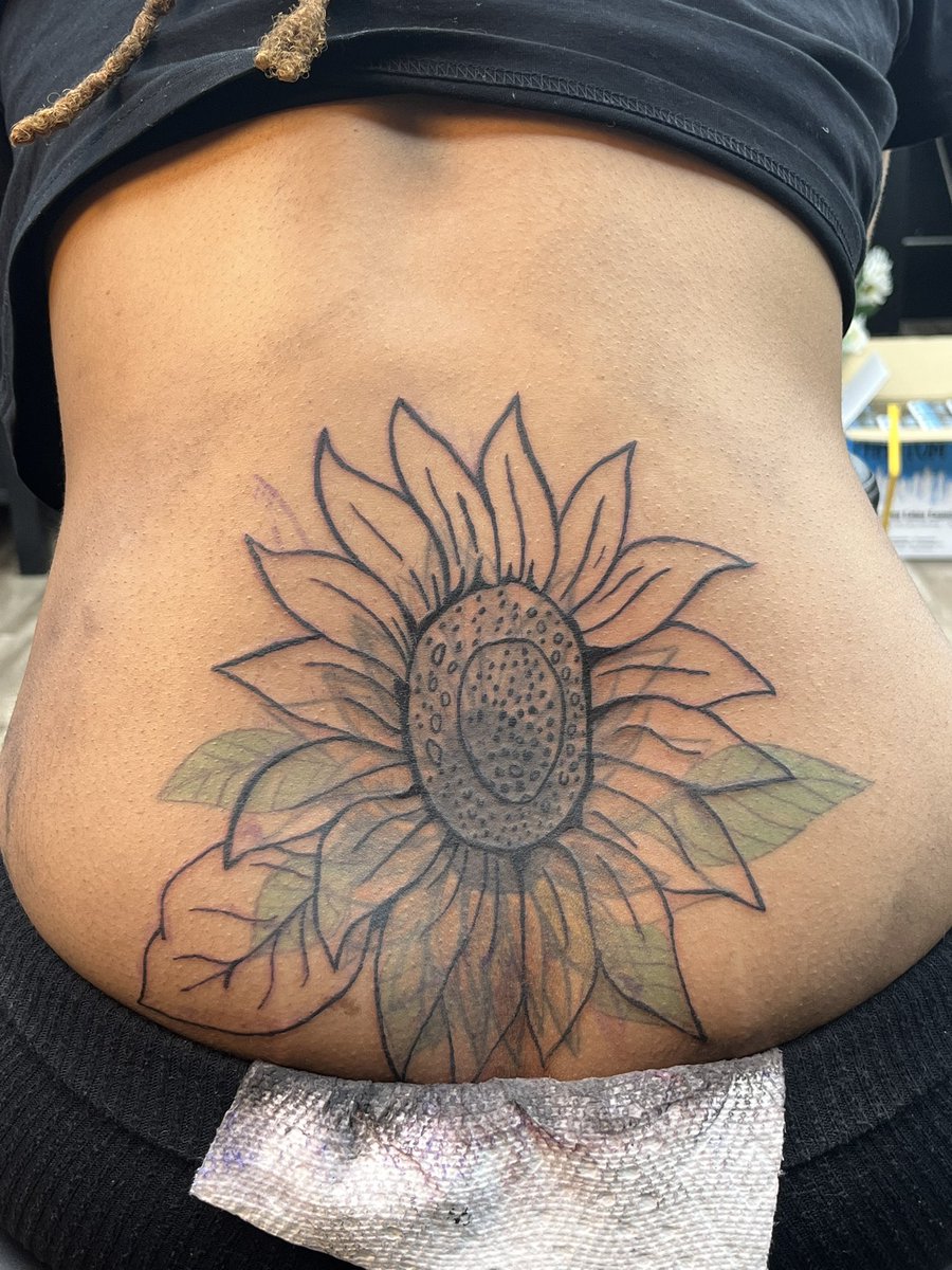 Callme_Deuce's tweet photo. All we were able to do for session 1 of this cover up   Can’t wait for it all to come together 🌱🌻👏🏾

Books are open for the rest of September/ October 

You know you want some Duss3!!!

Link in bio to book 

#duss3 #duss3ink #houstontattooartist #houston.  @highlight https://t.co/dnoDatiLMj