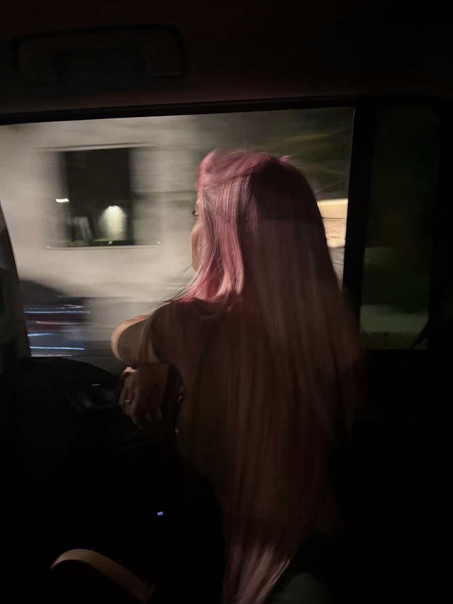 7bebe723's tweet photo. being very carsick is transformed into a photoshoot https://t.co/2J0wdy4dhQ