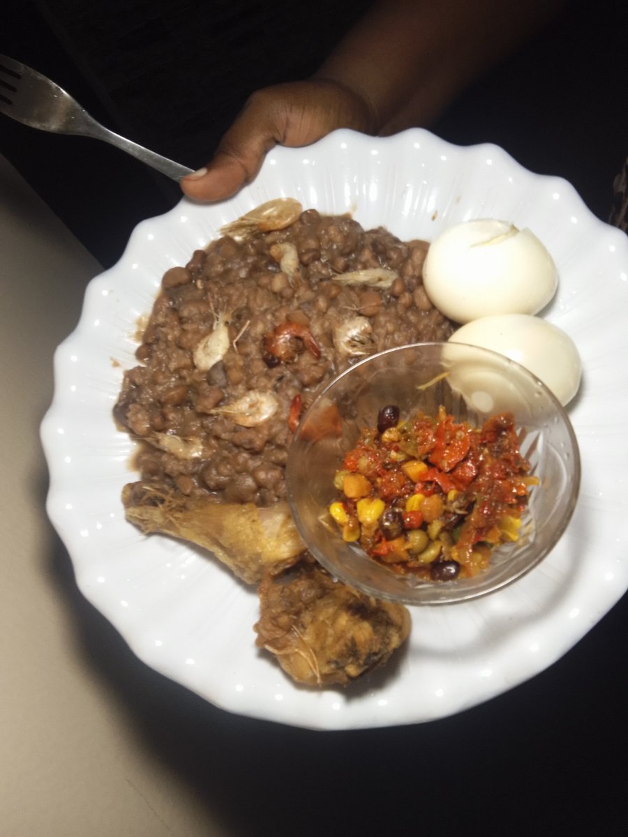 Smooth_Diary's tweet photo. My only meal for today 🙂 

I made beans and paired with 
Mixed veggies stir fry stew &amp; some boiled eggs &amp; airfried chicken.

Come and eat my loves 🤤 https://t.co/amTOY8a7i7