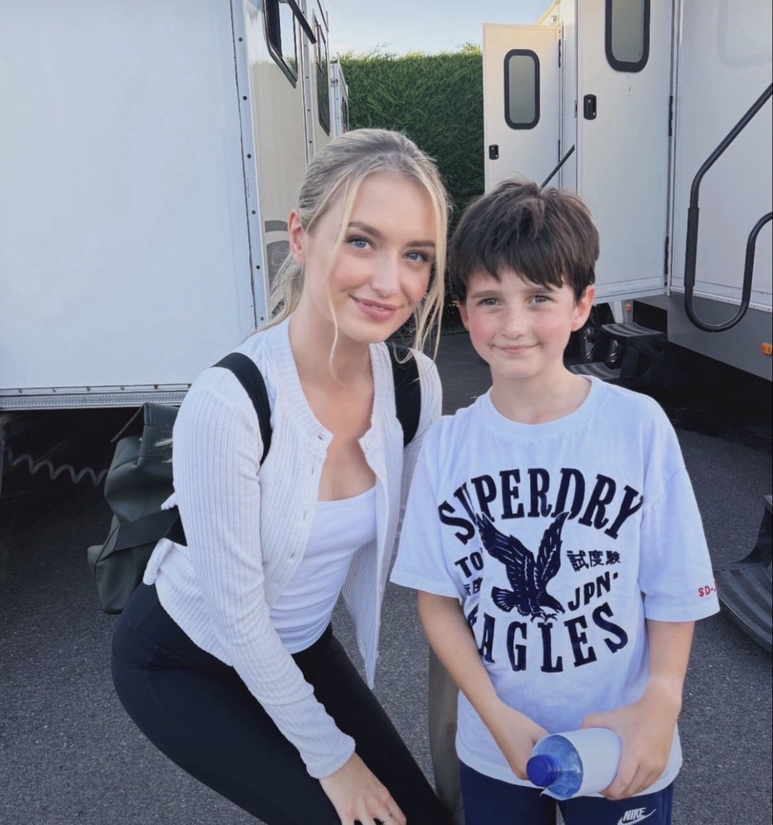 fillmysorrows's tweet photo. "You gots to come get us," he cried down the line. "Please, Aoife, please.
You gots to come quick."
"Okay, okay, I'm on the way right now," I tried to coax, panic setting in, as I hurried outside to my parked car. "I'm getting into my car right now, Ols.” — Redeeming 6. https://t.co/nB3TbCz6XL