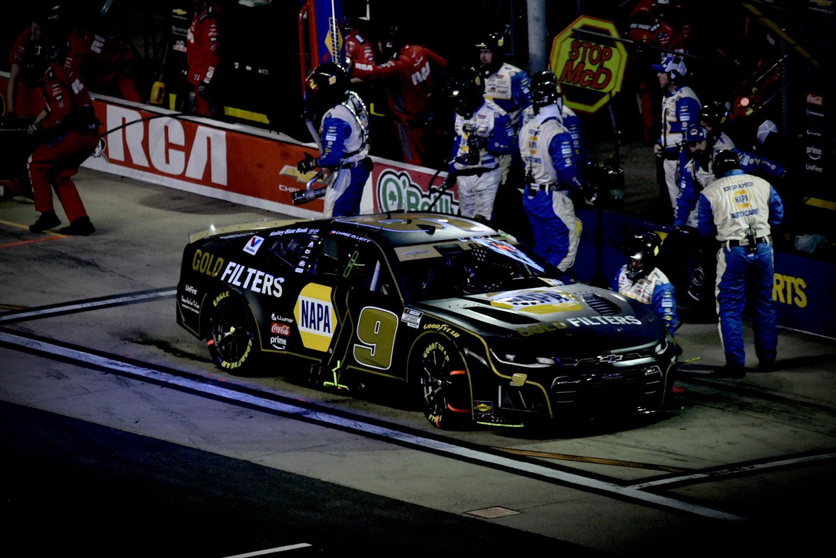 BBNDi9's tweet photo. Chase Elliott propaganda to cleanse the timeline https://t.co/UfumOiazbD
