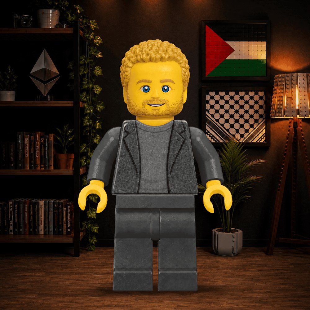 ExplosiveMediaa's tweet photo. Max Blumenthal has been reporting critically on Israel for twenty years...
And in his honor, this is the least we can do for him:

🌟 Max Blumenthal joins our Lego Hall of Fame
https://t.co/lu93xl8S5S https://t.co/O7vSrSXVM2