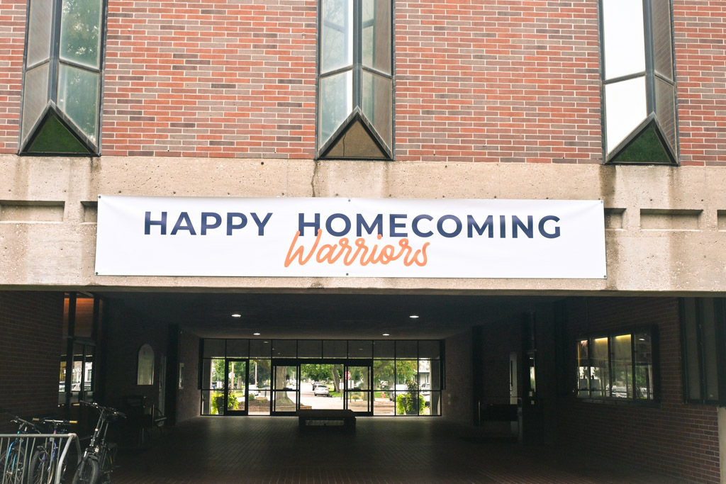 MidlandU's tweet photo. Happy Homecoming Week! We kicked the week off this morning with donuts, a coffee truck, DIY keychains, polaroid decorating, yoga, and more! Let's have a great week Warriors! https://t.co/6ArrCVdlel