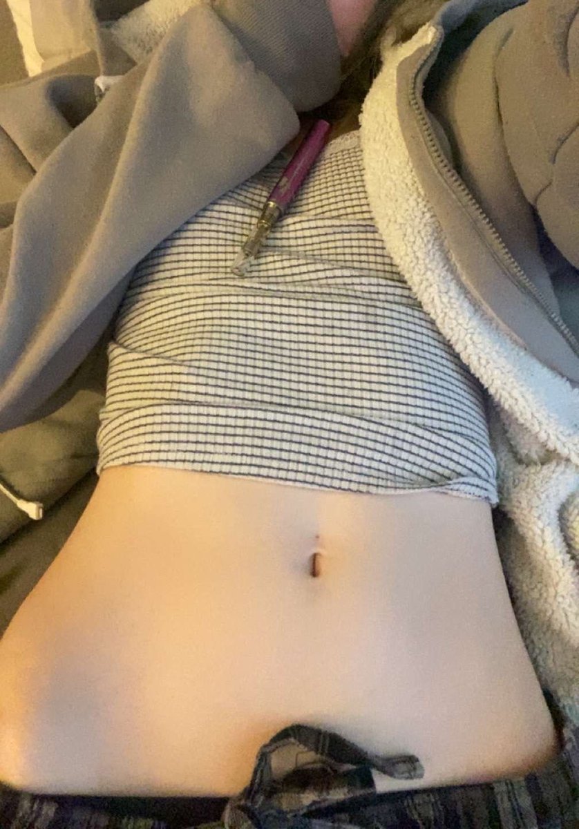 nof3otlc's tweet photo. be my online bf and spoil me 😣 #onlinegf #sugarbaby #brat #daddy #seekingsugardaddy https://t.co/CHvKCo8AvP