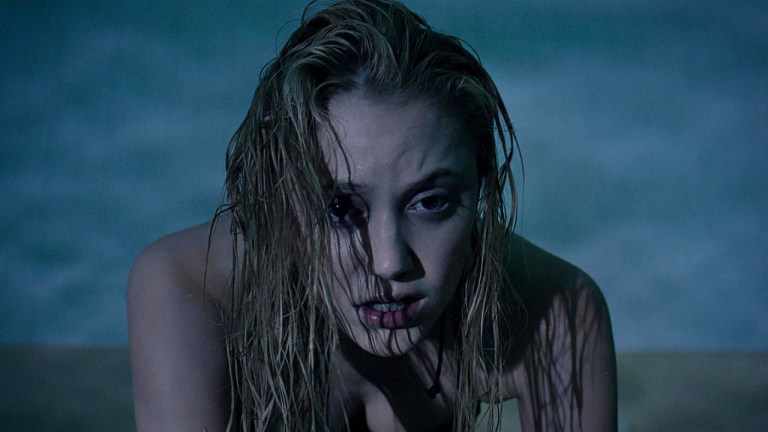 BDisgusting's tweet photo. THEY FOLLOW has wrapped production.

Set 10 years after It Follows.

Maika Monroe stars.

David Robert Mitchell directs. https://t.co/y9gP39FPtB