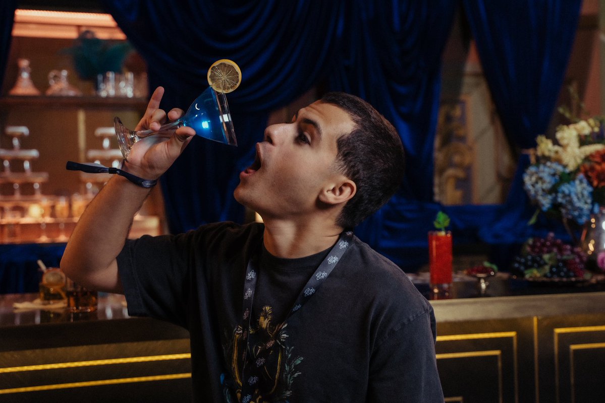StreamerAwards's tweet photo. he’s so fine???? 👀

Nominate your favorite streamers over on https://t.co/qmeJYsp9z7 https://t.co/ZiDmniNNf0