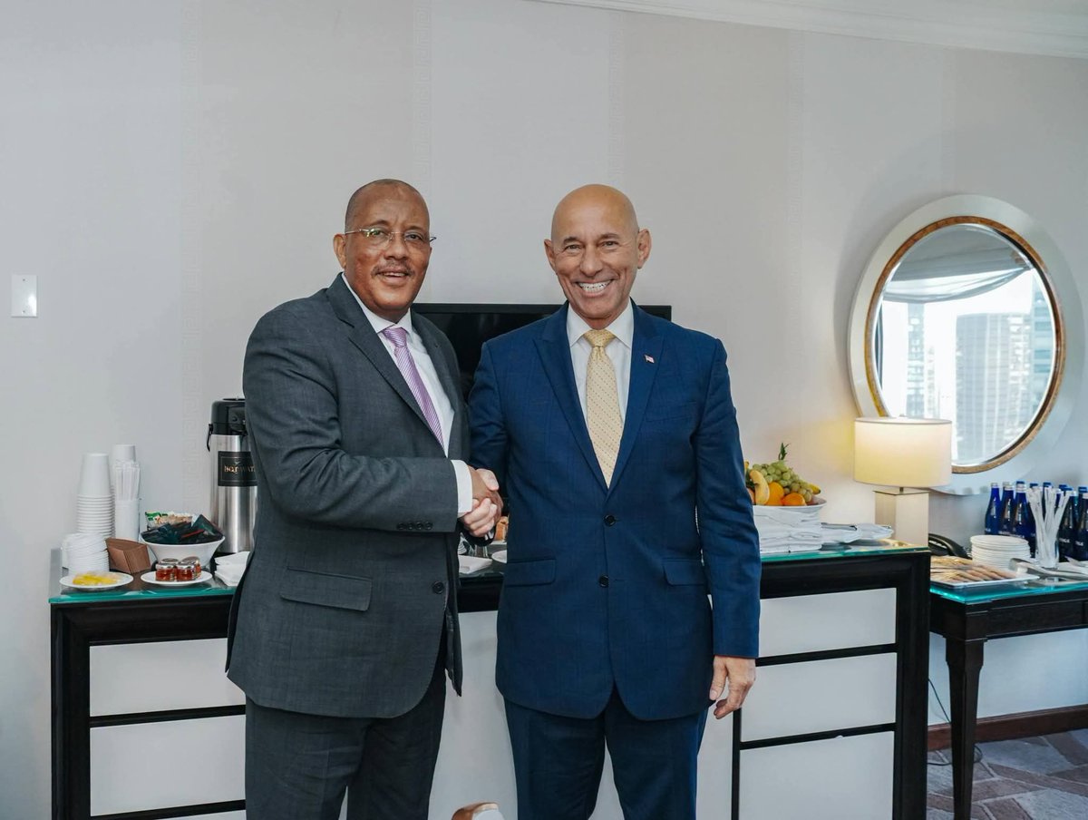 MFAEthiopiaFR's tweet photo. En marge de la 81e Assemblée générale des Nations Unies, Getachew Reda, ministre-conseiller pour les affaires de l'Afrique de l'Est, s'est entretenu aujourd'hui avec Frank Garcia, secrétaire d'État adjoint américain pour les affaires africaines. https://t.co/hii86KhuO3