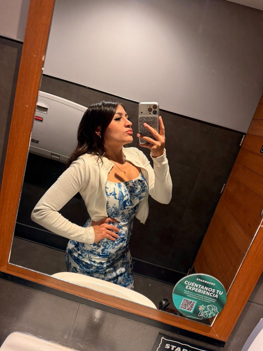 Rosanajpg's tweet photo. Hola soy Sharon una linda Regina de 24 años muy bella 🤠5561519586🤠🩵🩵 https://t.co/dKq6RBmihp