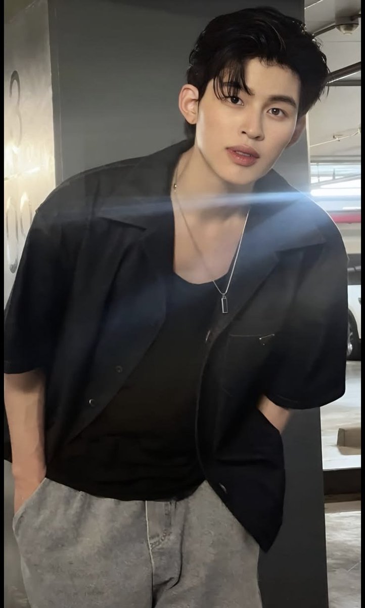 muse7essence's tweet photo. "Irreplaceable You"

A #PondPhuwin au, 
• Senior X Junior / Mentor X Mentee
• 36.8k words/ 14 Chapters 
• 80% fluff, 20% angst
• Something you'd want to finish in one go.
• Read before you judge.
• Completed

https://t.co/GsFRHU6KMQ https://t.co/zUZpFQuj0T