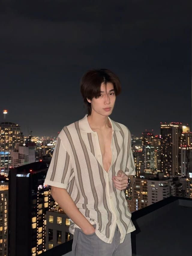 muse7essence's tweet photo. "Irreplaceable You"

A #PondPhuwin au, 
• Senior X Junior / Mentor X Mentee
• 36.8k words/ 14 Chapters 
• 80% fluff, 20% angst
• Something you'd want to finish in one go.
• Read before you judge.
• Completed

https://t.co/GsFRHU6KMQ https://t.co/zUZpFQuj0T