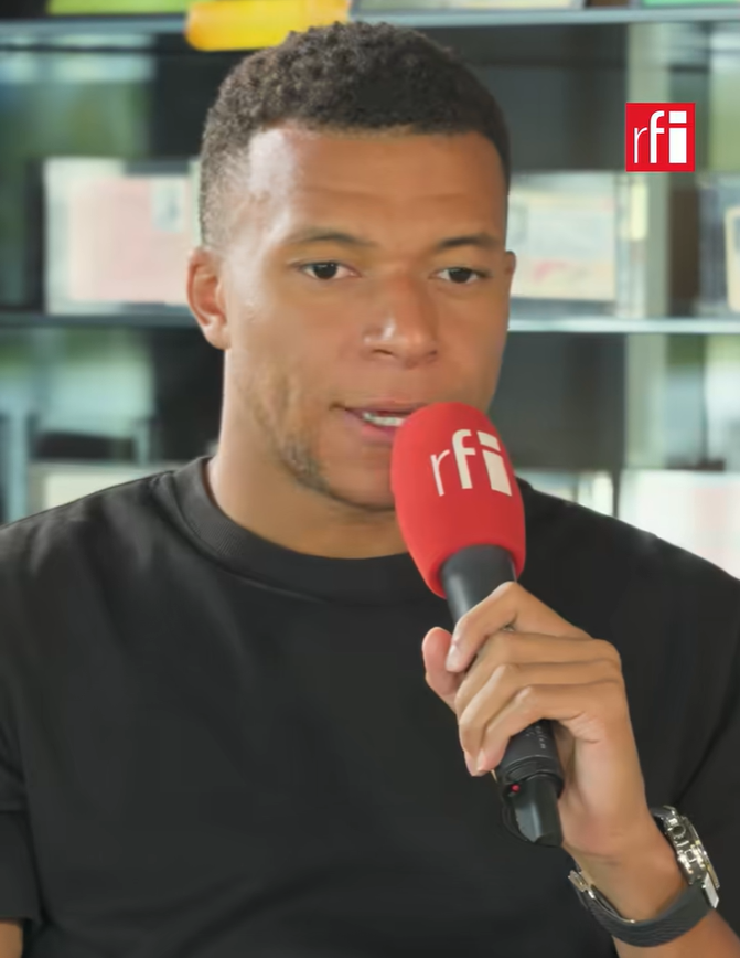 theMadridZone's tweet photo. 🚨 @RFI: "Tomorrow, a new full Kylian Mbappé interview will be released where he will speak about his season, the World Cup, Mourinho's Real Madrid, the French NT, and his ties with his African roots.

He will also campaign for the Ballon d'Or during the interview." https://t.co/Z3Z5xjRsyW