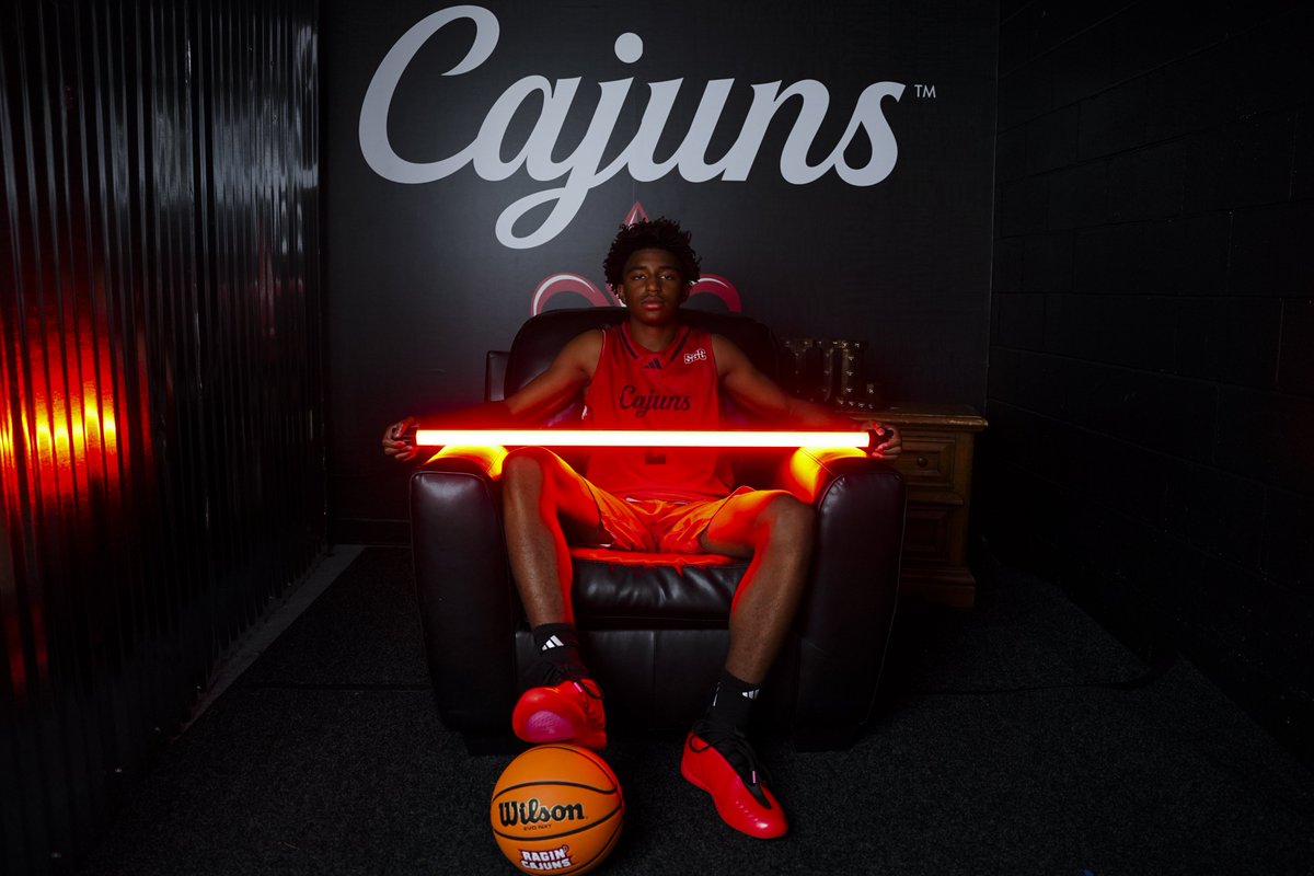 ChrisClair_2's tweet photo. Unofficial visit to Louisiana-Lafayette was amazing. Coach @quannas_white &amp; @coach_dreyes amazing men. Their genuineness and honesty is immeasurable. The attention to detail by the coaching staff showed that there is some great things happening in Lafayette, LA.  
#blessed https://t.co/TO7HlZpy0G