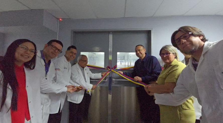 globovision's tweet photo. 🟡#EsNoticia |  Gobernador Primitivo Cedeño: "Entregamos instalaciones de salud de la máxima calidad para el pueblo de Portuguesa" 

🔗Amplía esta información en nuestro portal web:
https://t.co/dOxvuaxGBC https://t.co/8KBXezeLW9