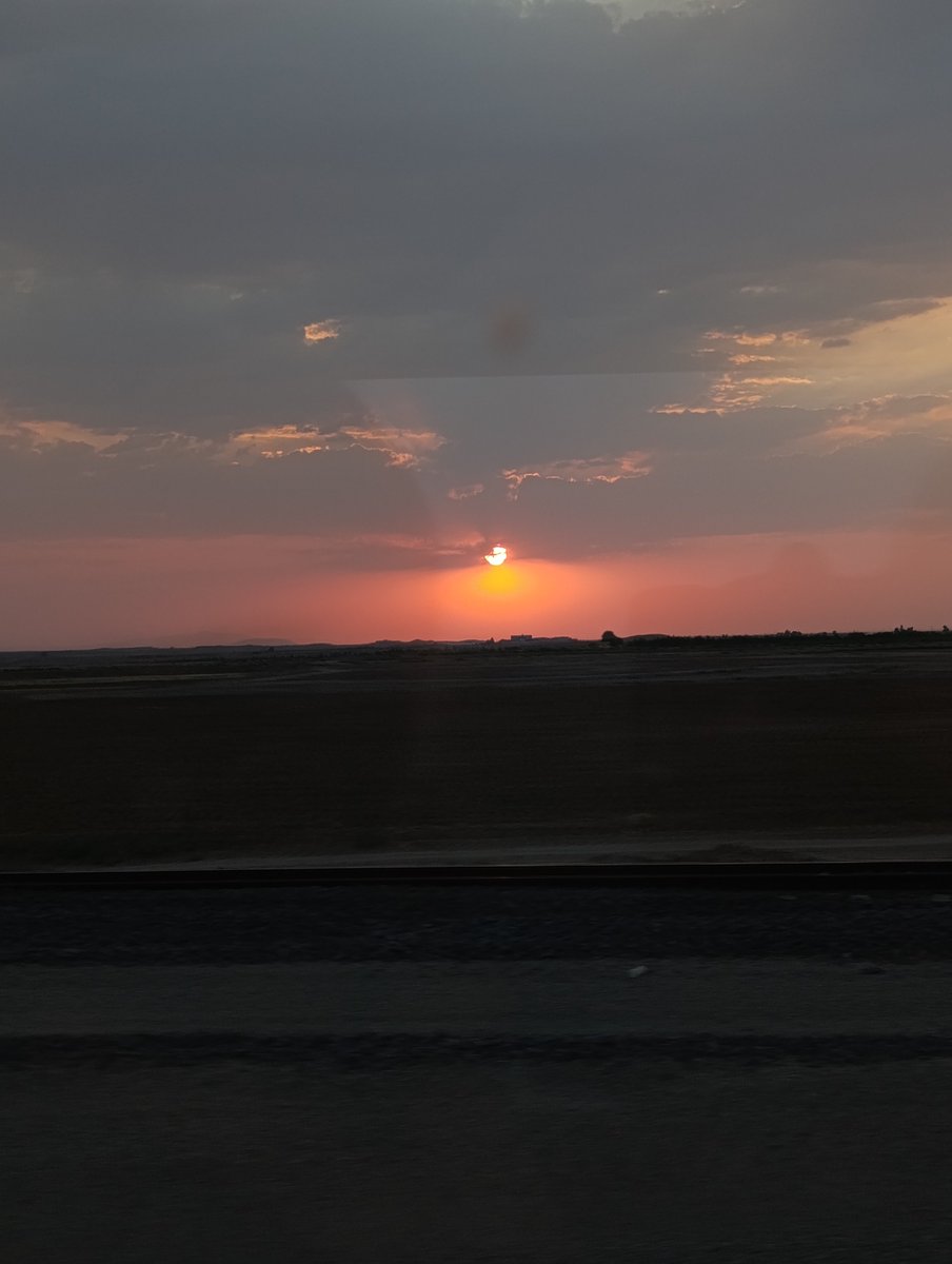 Z_Shavandi's tweet photo. چشم در چشمِ آسمان بودم. https://t.co/p7nYu1ey75