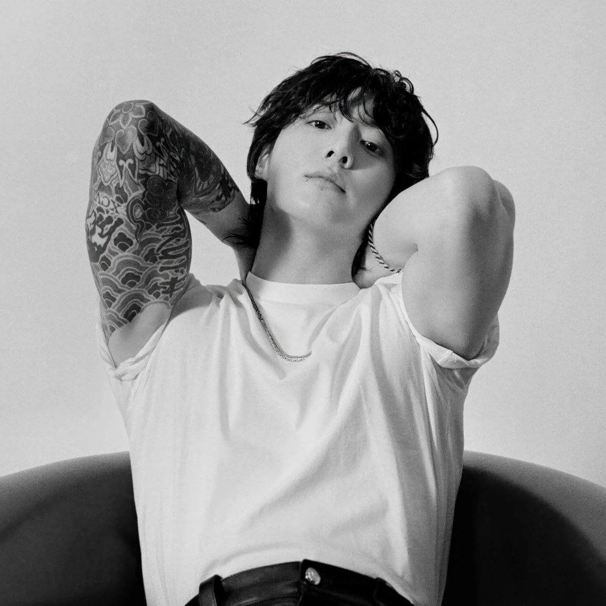 VeraZ2001's tweet photo. @TheePopCore CONGRATULATIONS JUNGKOOK 
HISTORY MAKER JUNGKOOK 
💖💖💖 https://t.co/nBP383Eh1D