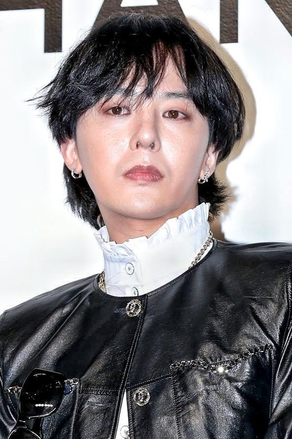 Yunkizyo's tweet photo. @SJennie95M @Xlygss99__ @nynyyxgd @Geniuslab4mygs @kwonai0888 Yes cuz you hag using edited pics while he mogged that ajumma gdruggie, this malnutrition hag is so ugly chop chop like dyin' fish,  check getty https://t.co/3kMRlIHYv4