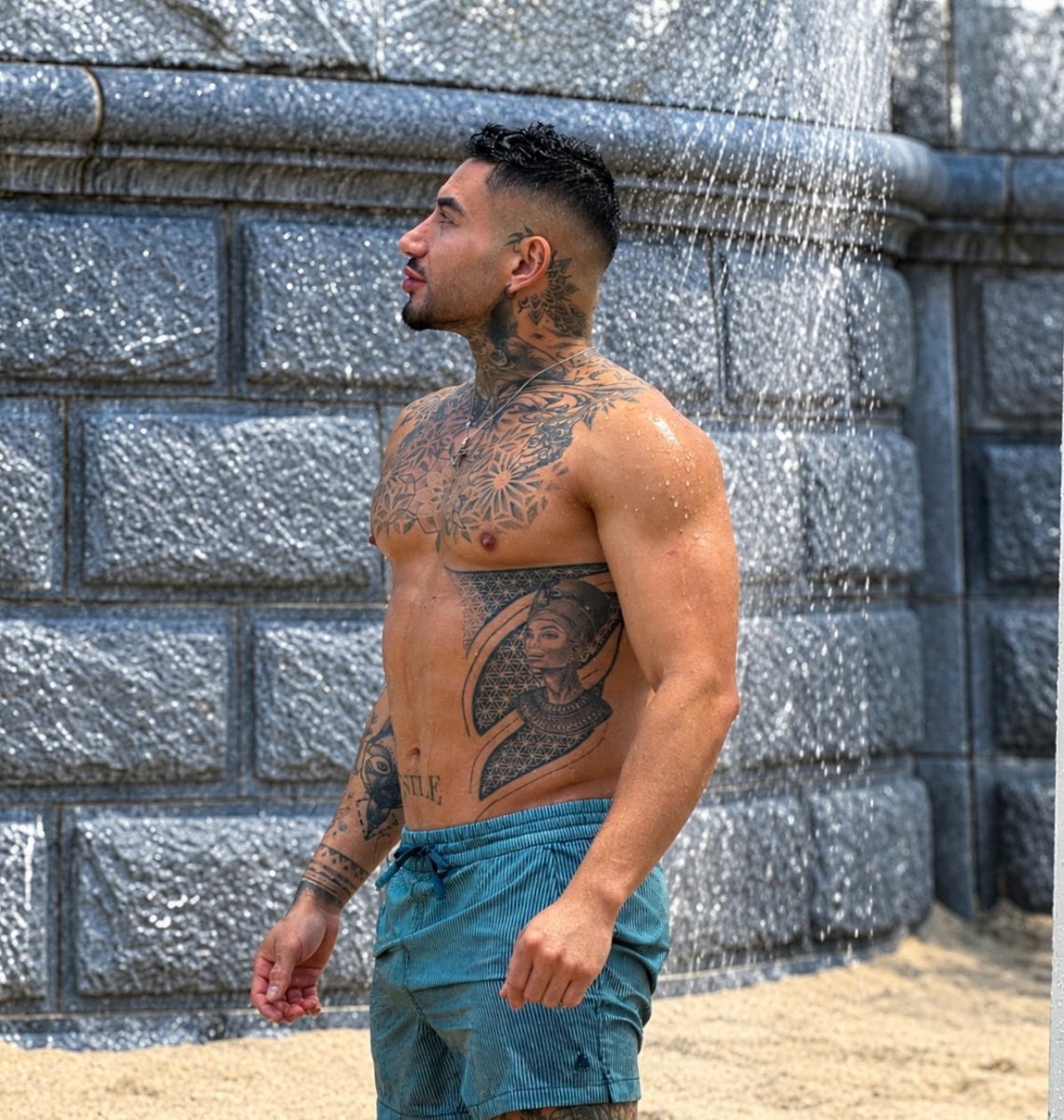 jhonadrianoo's tweet photo. #shower #beach #SummerWear #SummerMood #fit #tattooedskin https://t.co/TrFkRYYHoU