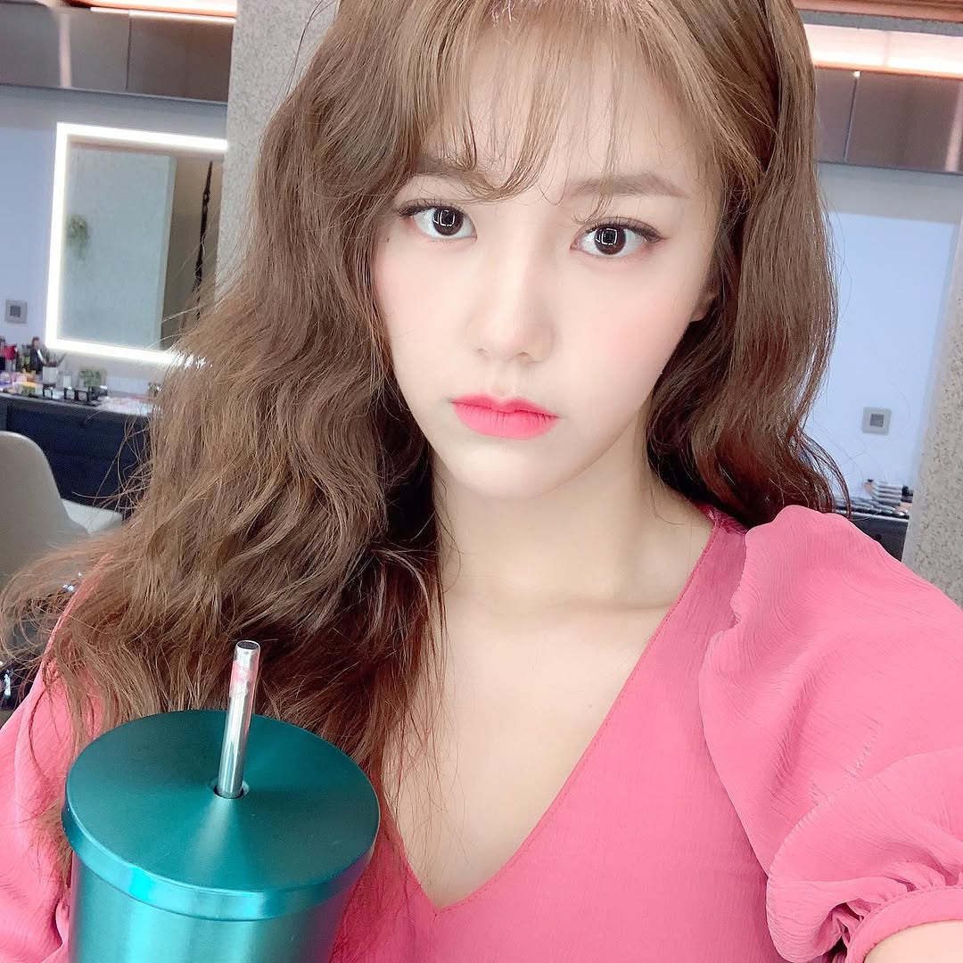 isabelrob_7sve's tweet photo. 오늘이 레몬을 먹었던 날이었나..🍋 https://t.co/Pux6kZHjdl