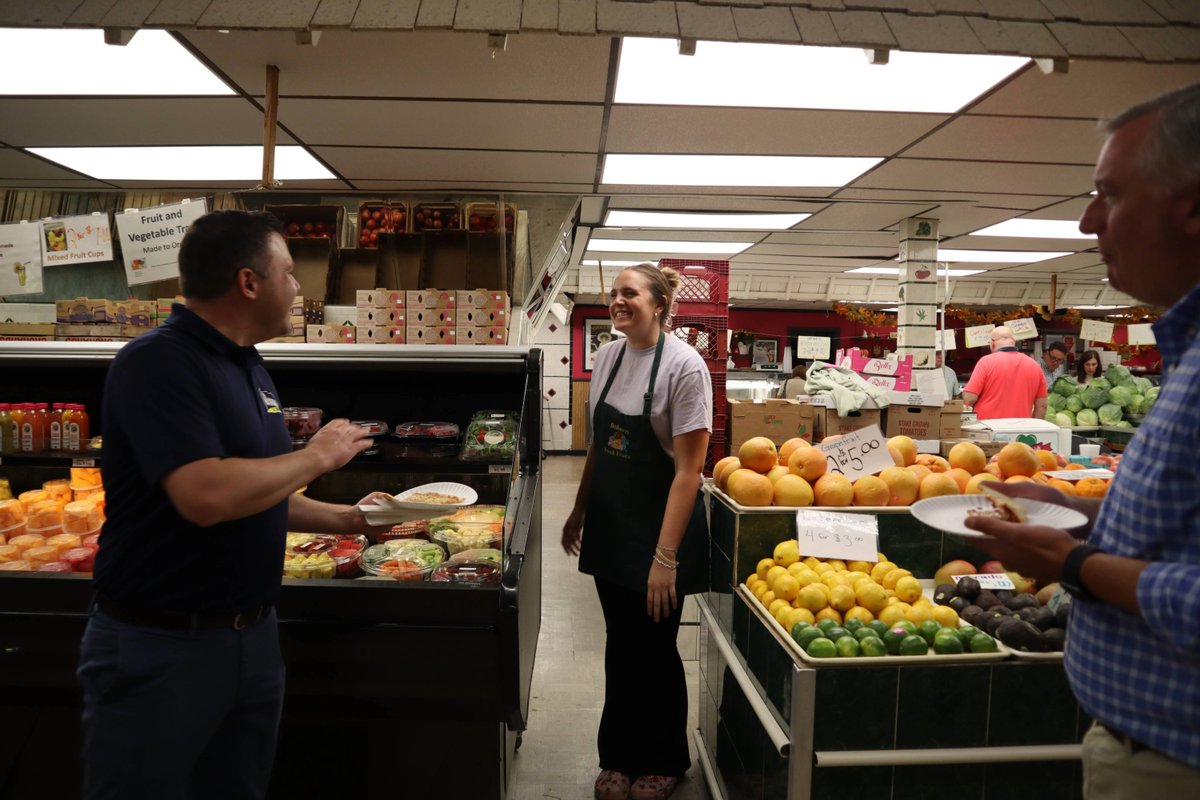 FreeEnterprise's tweet photo. At the Allentown Fairgrounds Farmers Market in PA, we saw free enterprise in action, small businesses turning ideas into products, connecting with customers and creating opportunity. #FreeEnterpriseExpress.

Learn more at https://t.co/XwYYVvV7H8. https://t.co/8NjcwUq6IS