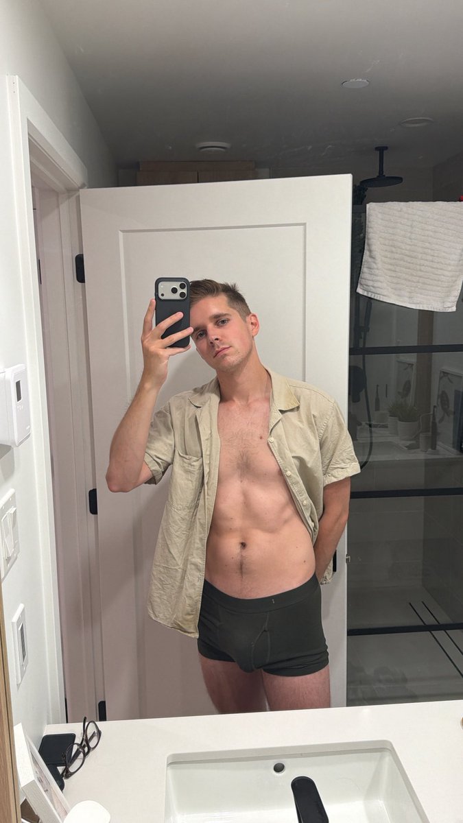 Townsendxli6's tweet photo. Post pool https://t.co/GOu9y7cNKw