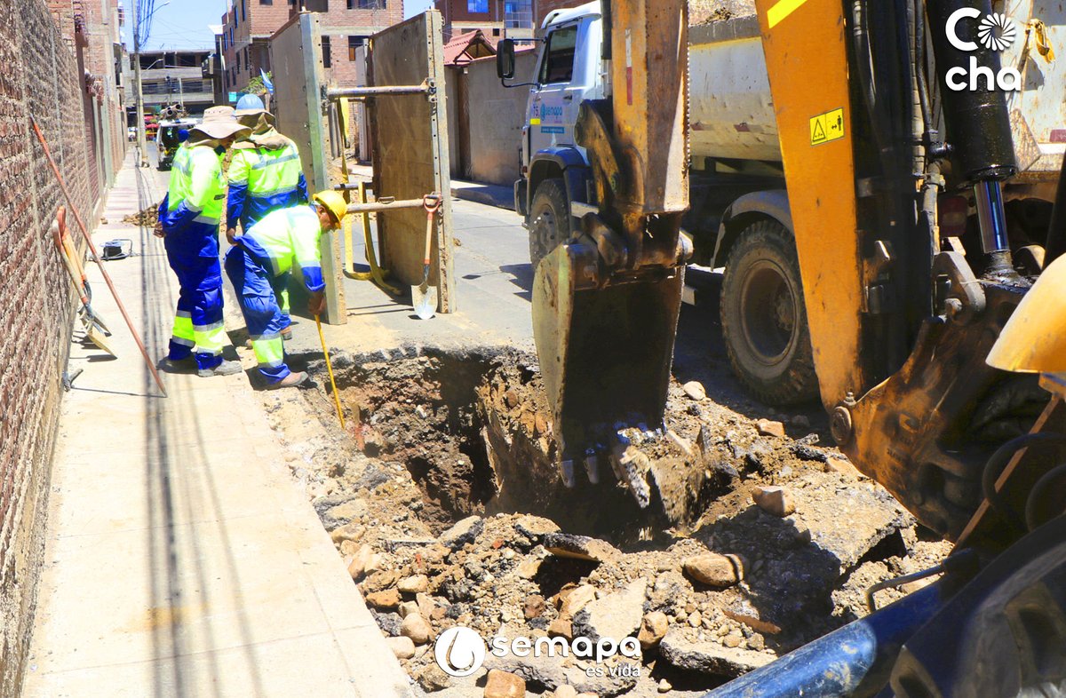 SemapaBo's tweet photo. 🚧𝗥𝗘𝗣𝗔𝗥𝗔𝗖𝗜𝗢́𝗡 𝗥𝗘𝗗 - 𝗔𝗟𝗖𝗔𝗡𝗧𝗔𝗥𝗜𝗟𝗟𝗔𝗗𝗢 𝗦𝗔𝗡𝗜𝗧𝗔𝗥𝗜𝗢👷♂️🚜
#Semapa realiza la reparación de RED de Alcantarillado Sanitario por rotura, procedemos con las operaciones correspondientes.
📌Dirección: Calle Manuel Villarroel
Trabajamos por ud.💦 https://t.co/FxiExWRmjD