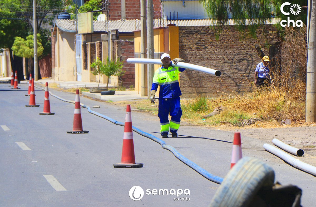SemapaBo's tweet photo. 🚧𝗥𝗘𝗣𝗔𝗥𝗔𝗖𝗜𝗢́𝗡 𝗥𝗘𝗗 - 𝗔𝗟𝗖𝗔𝗡𝗧𝗔𝗥𝗜𝗟𝗟𝗔𝗗𝗢 𝗦𝗔𝗡𝗜𝗧𝗔𝗥𝗜𝗢👷♂️🚜
#Semapa realiza la reparación de RED de Alcantarillado Sanitario por rotura, procedemos con las operaciones correspondientes.
📌Dirección: Calle Manuel Villarroel
Trabajamos por ud.💦 https://t.co/FxiExWRmjD