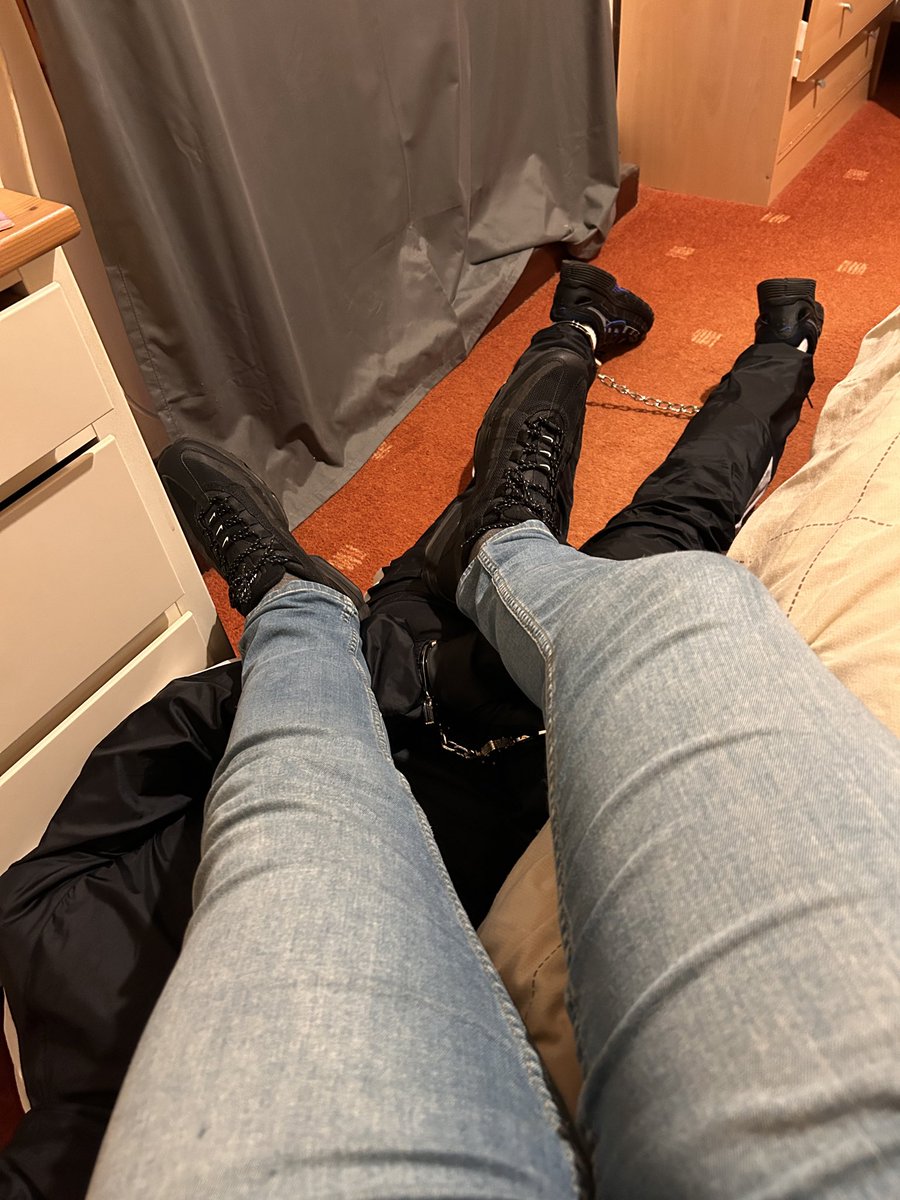 DomAndDopamine's tweet photo. Who wants to be under my trainers next 😈 #Dom #bondage https://t.co/m8KUuendvx