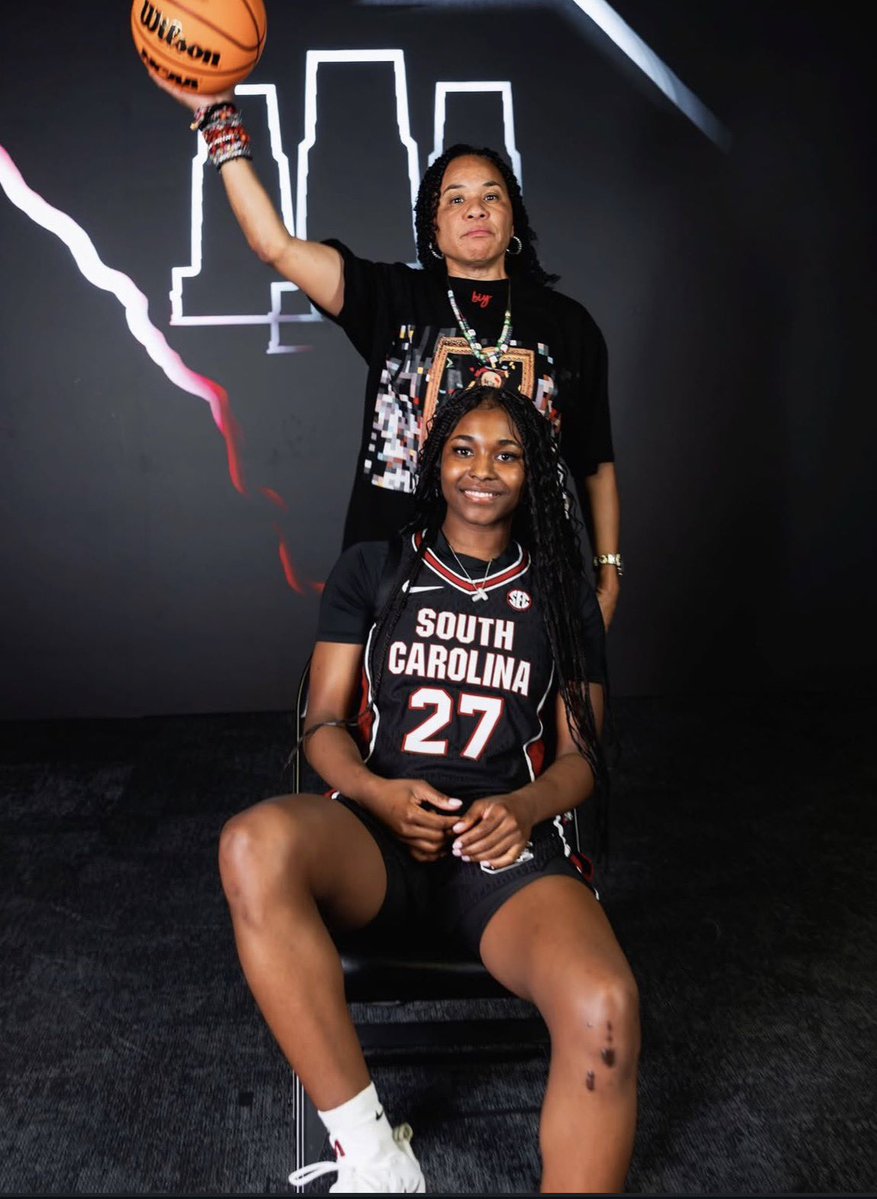 dredarealest_1x's tweet photo. Let 5⭐️ Taylor Brown know where home is 🏠 #PRO #scwbb #WeDifferentHere803

//IG:taytay_theglove https://t.co/jDq4FHjU0q