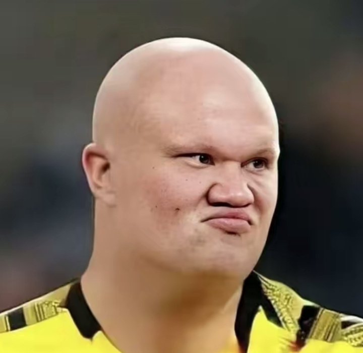 Christo_ebus's tweet photo. If drinking and driving is illegal, why do bars and clubs have parking lots? https://t.co/1WfvHHqJKs