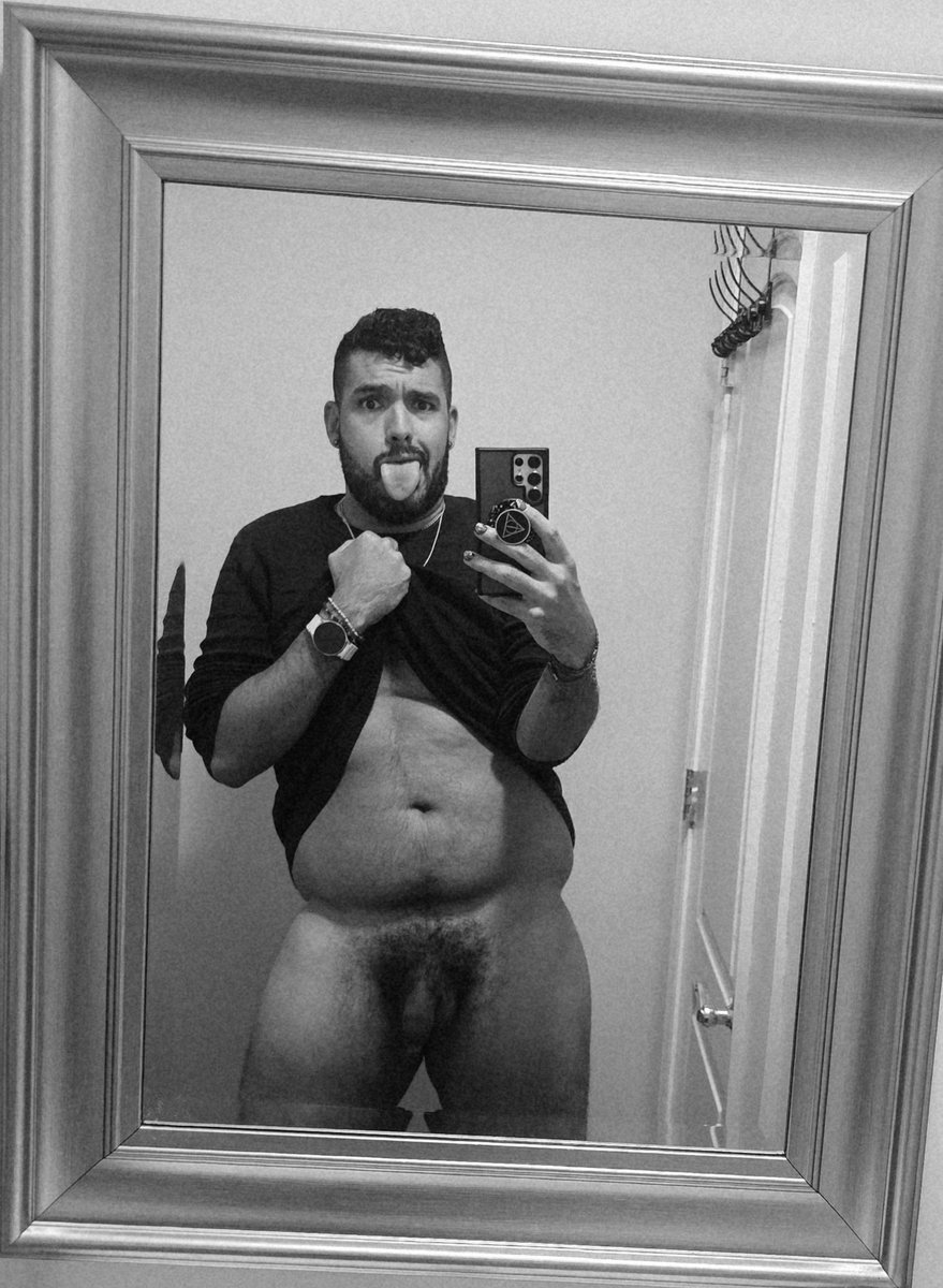 TheoSlocum31's tweet photo. Showing off the softie for the Horny Internet Boys! 
#MonochromeMonday #softie #uncut #exposed #menofbateworld https://t.co/dEH5a0pGOO