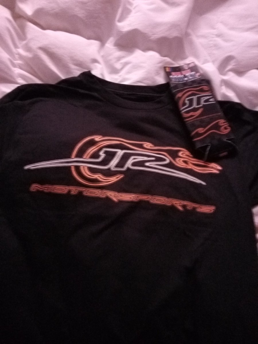LUVSNMBR88's tweet photo. Hey Y'all @JRMotorsports
@DaleJr @DirtyMoMedia
I'm watching the #DJD with
@Tim_Dugger and my stuff came
I love it and I had to show @DaleJrs
Face, Thank Y'all I love my new
Stuff ❣️🔆 https://t.co/yx9IHupDbW