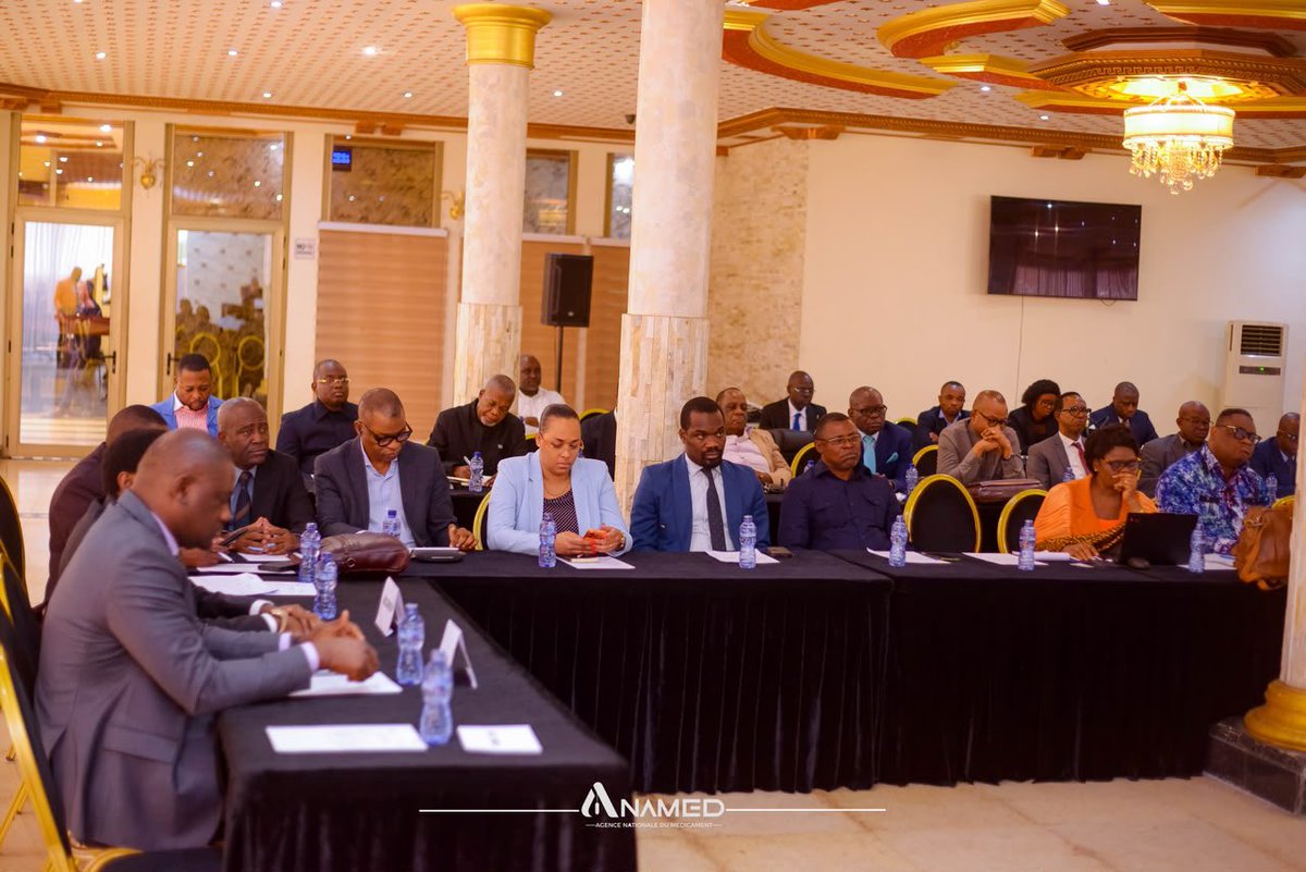 AnamedRDC's tweet photo. Du 12 au 18 août 2026, l’Agence Nationale du Médicament (ANAMED) a tenu, un atelier consacré à son opérationnalisation.

Durant une semaine, les participants ont mené des réflexions et des échanges autour des actions prioritaires nécessaires à la mise en œuvre effective de l’ANAMED et au renforcement de son rôle dans la régulation du secteur pharmaceutique en République démocratique du Congo.

La cérémonie de clôture a été présidée, ce mercredi 18 Août 2026, à la salle de conference main d’or de Beatrice Hôtel, par le Directeur Général de l’ANAMED, le Professeur Paul Tshilumbu Kantola, qui a salué l’engagement et les contributions de l’ensemble des participants.

Une étape importante franchie pour une ANAMED pleinement opérationnelle, au service de la santé publique en RDC.