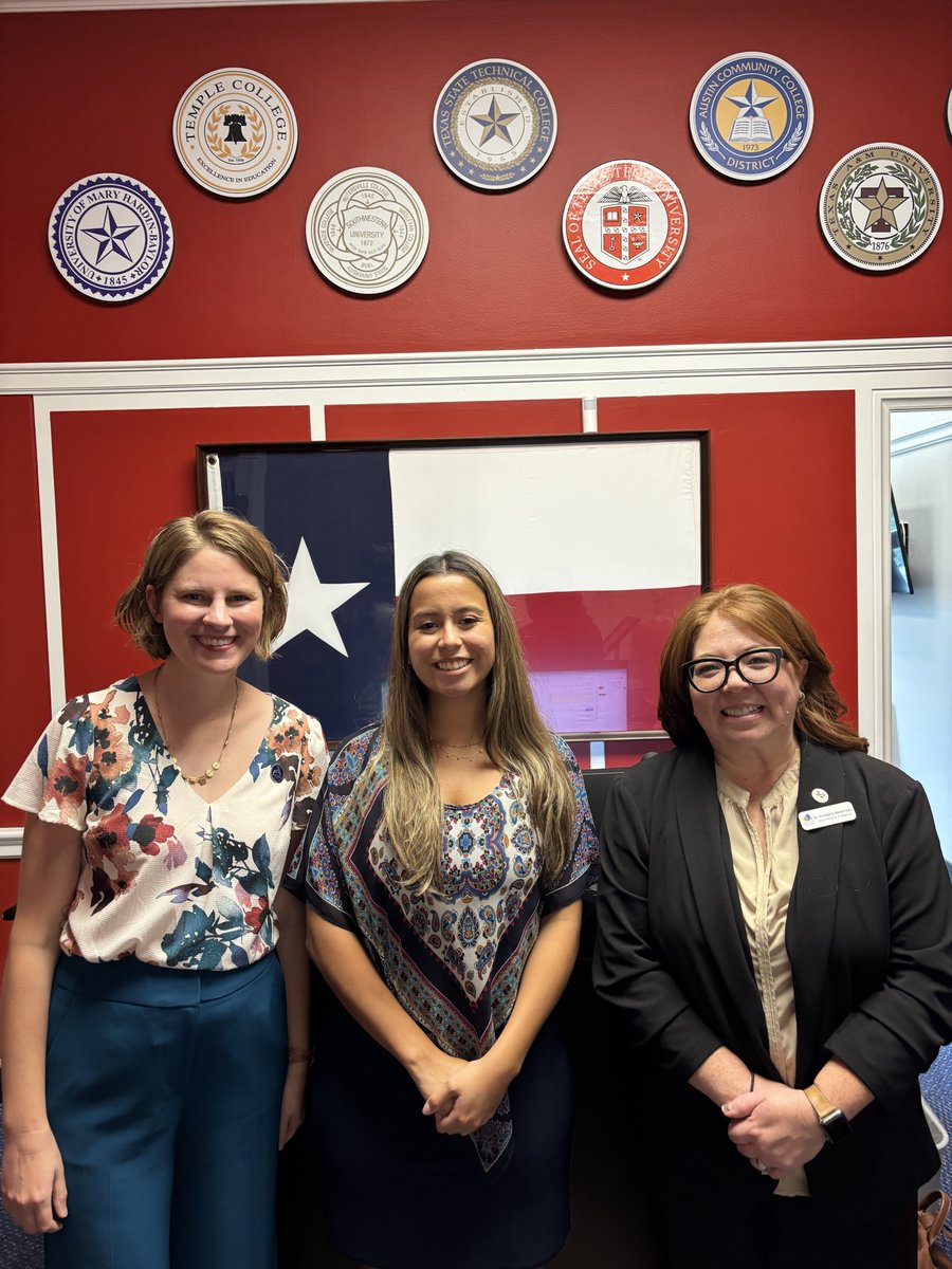 onestarfdn's tweet photo. Thank you to Rep. @JudgeCarter's team for meeting with us on Capitol Hill last week! In TX-31, @AmeriCorps Volunteers mentor students, support classroom instruction & provide academic enrichment. We appreciated the conversation! @Voices4Service #Stand4Service #AmeriCorps https://t.co/wylUVBGPtT