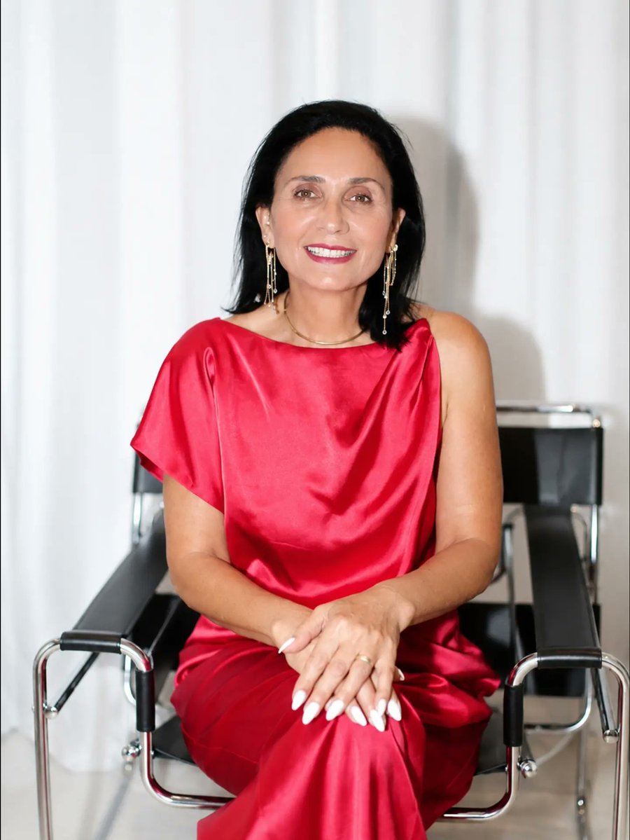 BarbaraMageh's tweet photo. Gila

A woman of presence, elegance, and light, with a smile that tells an entire story. https://t.co/eX5wxxj77E