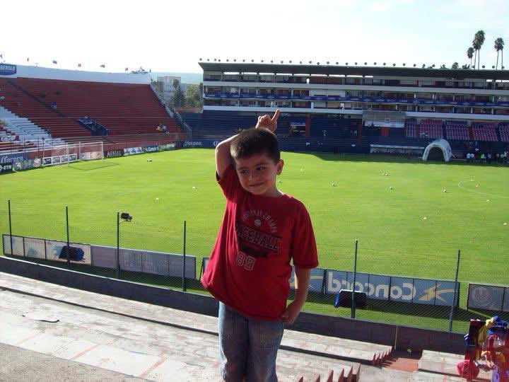 leonram0301's tweet photo. Lo está celebrando este niño… hagan justicia. https://t.co/2We2svM1EP