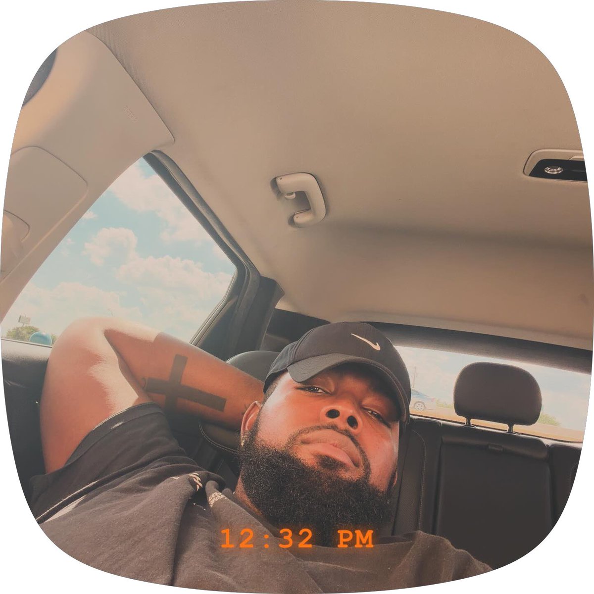 _Rob93's tweet photo. Lazy. 😴 💤 https://t.co/J5eXiymPLu