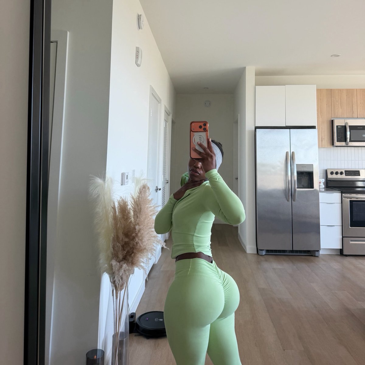sassykaci's tweet photo. Tea body 🥰 https://t.co/SM8Cmnp1qN