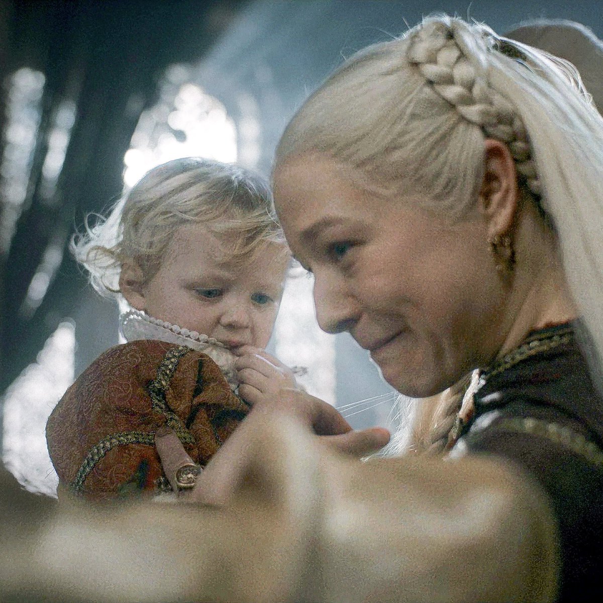 itshelenwhat's tweet photo. rhaenyra loved her boy down omg that smile and the kiss on his shoulder 😭 https://t.co/Z1JHyxOmxX