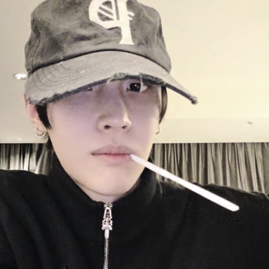rainfilleddayZ's tweet photo. ผู้หญิงดี ๆ ไม่บวชชีก็เป็นโต้งเวน https://t.co/E14ZflK2KZ