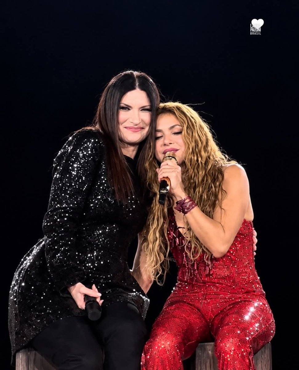 RobertoBlancoA's tweet photo. Like si esperas la versión de estudio del mejor dueto del año.

@shakira @LauraPausini hay voces que nacieron para encontrarse. Felicidades por lo que hicieron ayer. Fue arte de verdad ♥️. La música latina ganó mucho con ustedes dos cantando "Antología". https://t.co/tpUaa8npWK