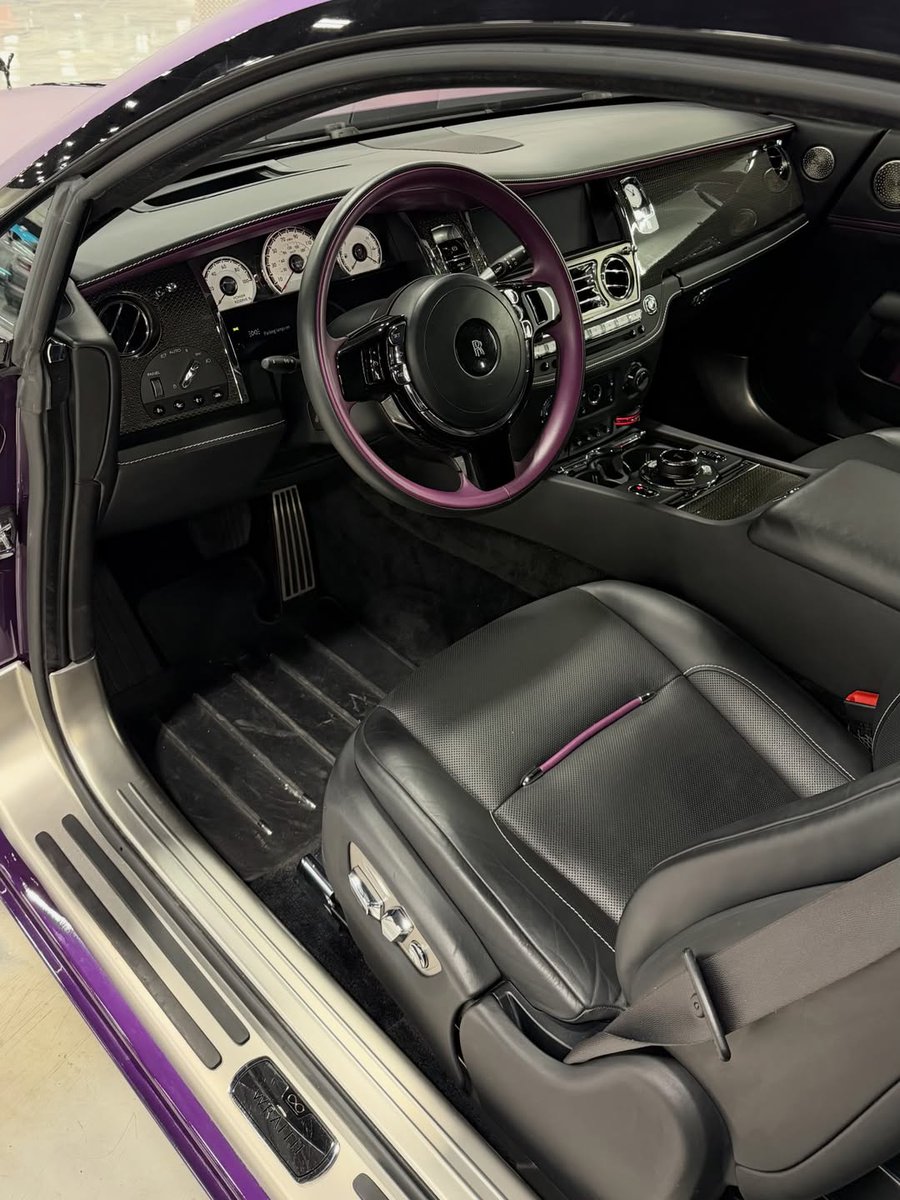 Venosier's tweet photo. Rolls Royce Wraith Black Badge 💜 https://t.co/ksbmCoqGs8