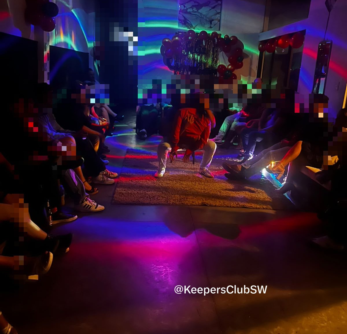 KeepersClubSW's tweet photo. CASA LLENA 😈🔥en @KeepersClubSW
🥵

GRACIAS a todos 🍍😏
Nos vemos muy pronto!! 😮‍💨

#swingers #singles #unicornio 
@ComunidadSwEc1 @swingersECUveri https://t.co/WalMTTLqgc