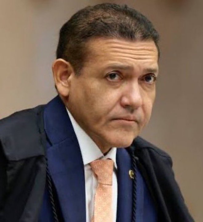 NewsLiberdade's tweet photo. 🚨URGENTE - PF envia aos ministros do STF contrato de advocacia entre Vorcaro e a “Turma do KN”, que seria Kassio Nunes, no valor de R$ 417 milhões, com objetivo de destravar ação de precatórios, revelou Metropoles https://t.co/NJFndU8S0r