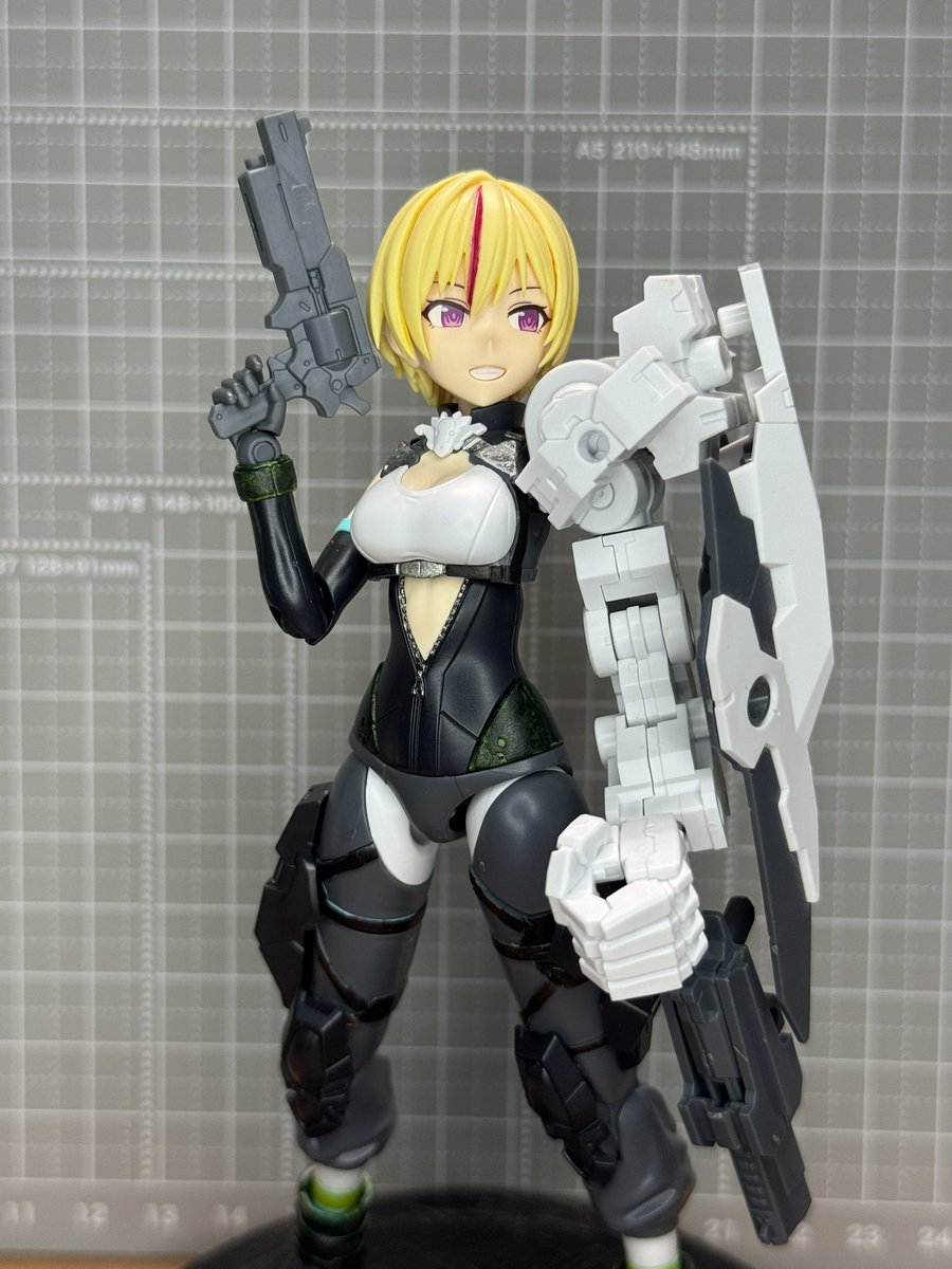ShiroSnowhite's tweet photo. 義手がどんどんゴツくなるユウキさん https://t.co/xGSOtA8Kfa