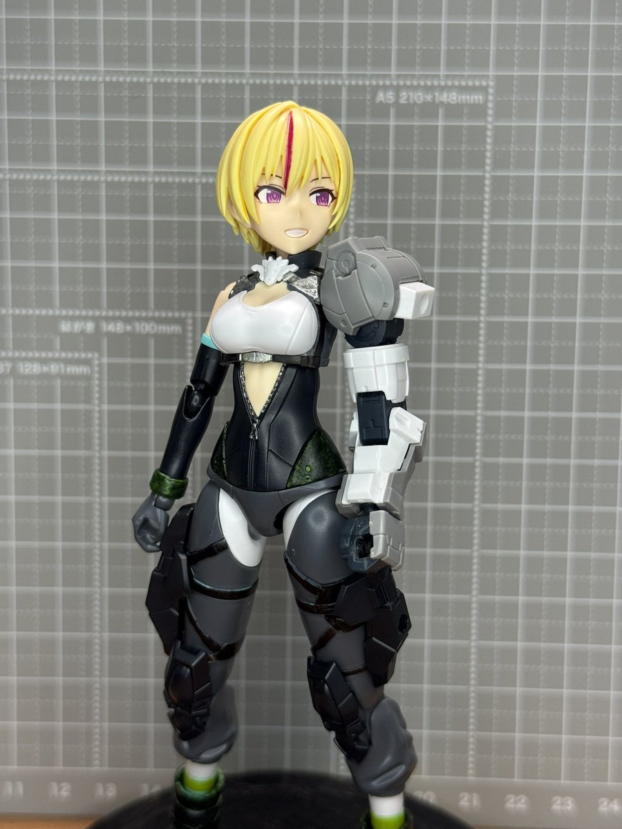 ShiroSnowhite's tweet photo. 義手がどんどんゴツくなるユウキさん https://t.co/xGSOtA8Kfa